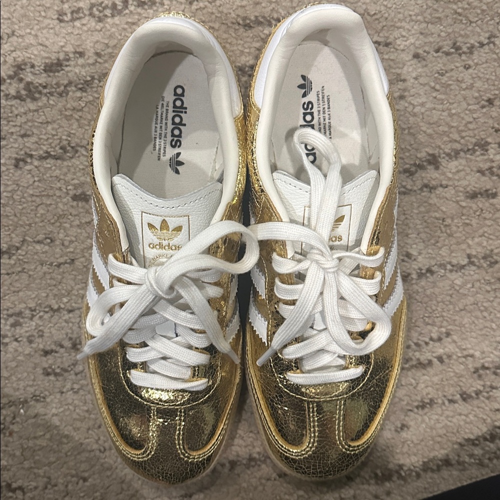 Adidas Women’s Gold Samba Shoes - Picture 2 of 5